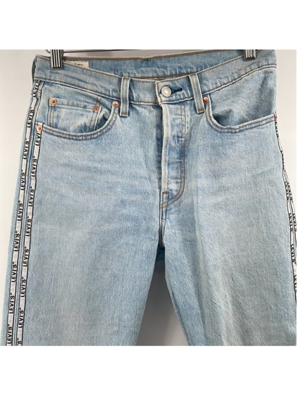 LEVI’S 501 premium logo tape jeans light wash y2k sz 27 button fly spell out - Picture 7 of 13